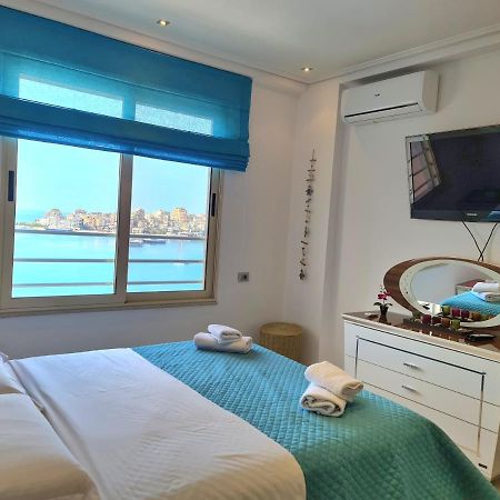 Luxury Seafront Apartments Sarandë Exteriör bild