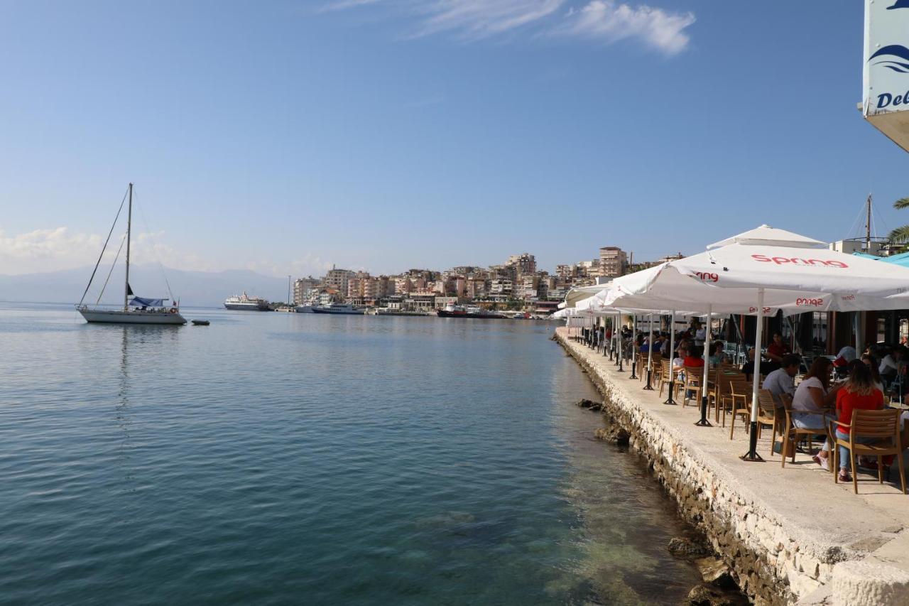 Luxury Seafront Apartments Sarandë Exteriör bild