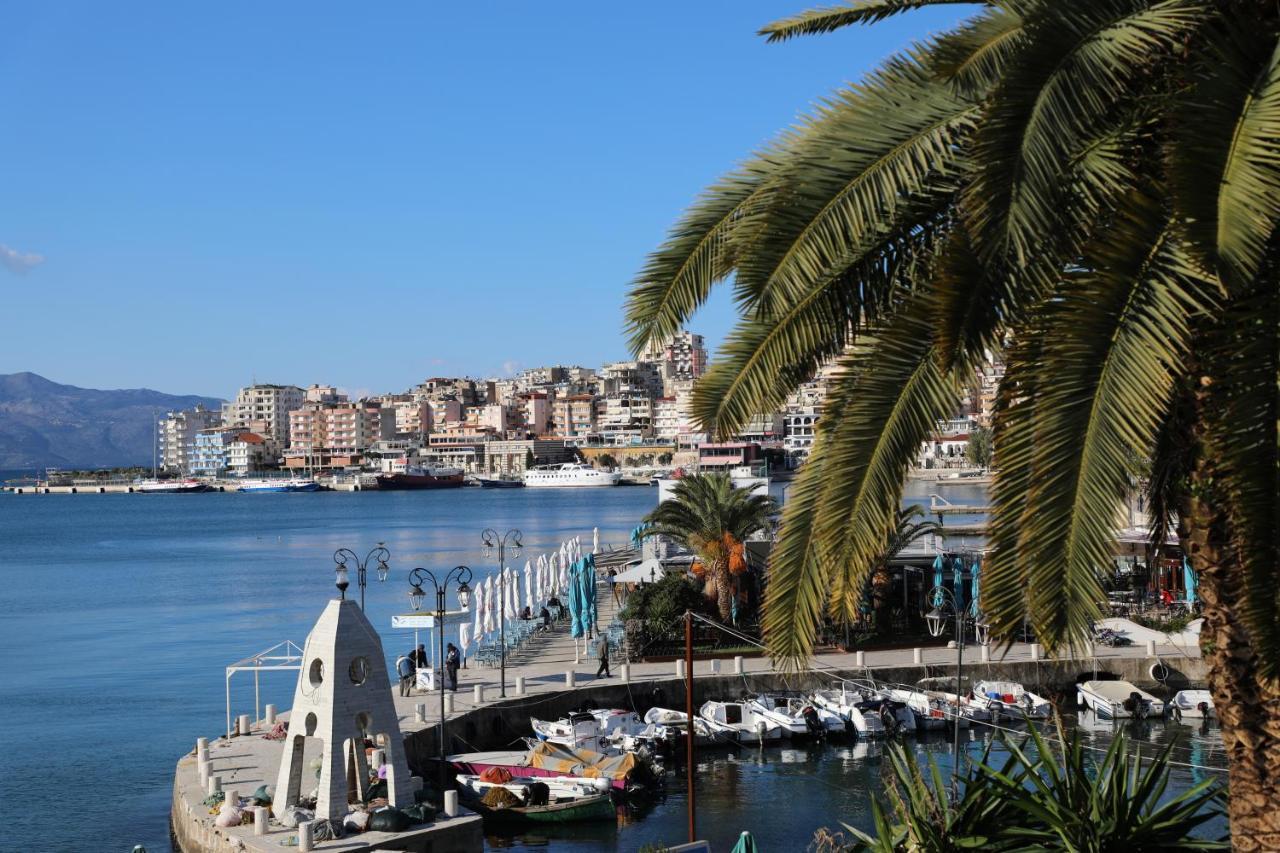 Luxury Seafront Apartments Sarandë Exteriör bild
