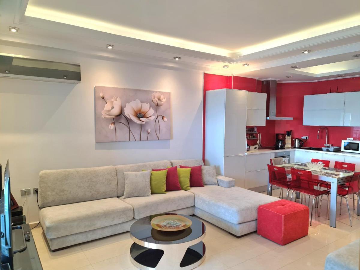 Luxury Seafront Apartments Sarandë Exteriör bild