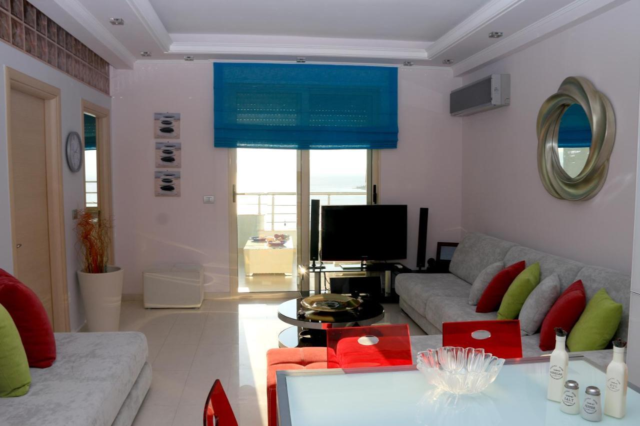 Luxury Seafront Apartments Sarandë Exteriör bild